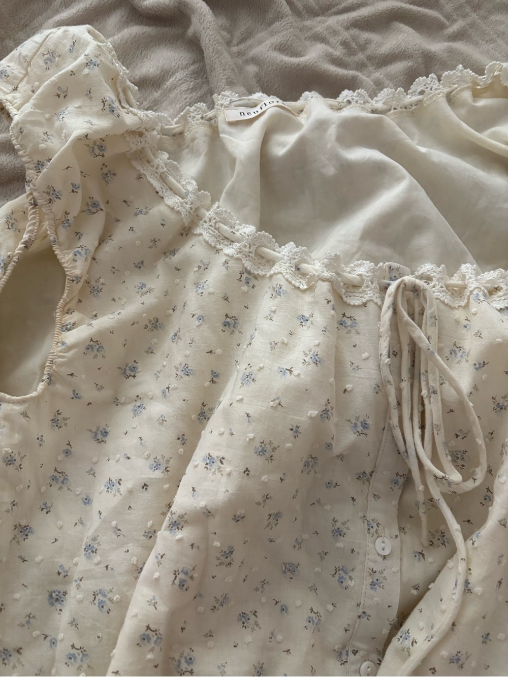 Neuflora Cream Floral Tie-Front top